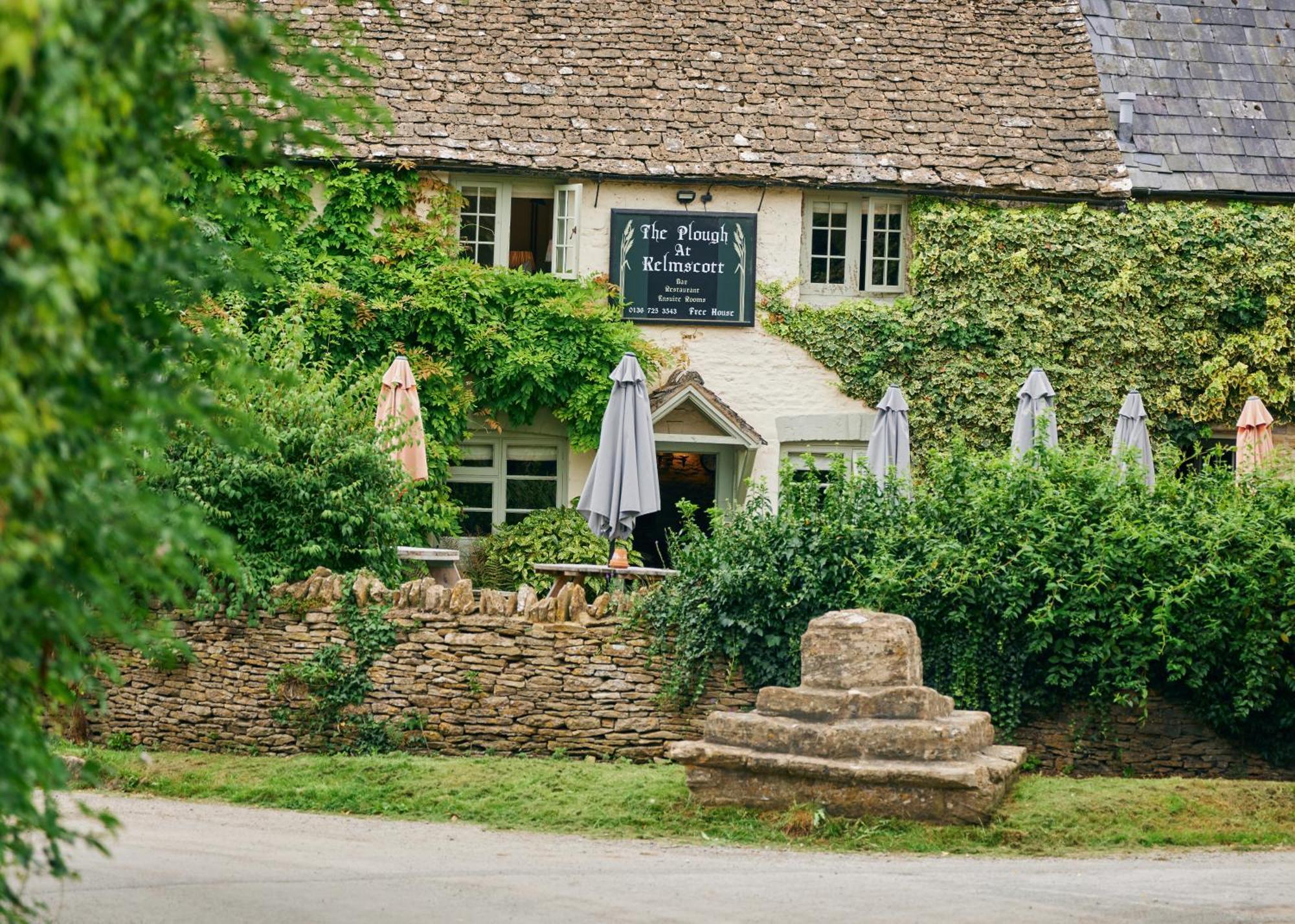 The Plough Inn Little Faringdon Exterior photo